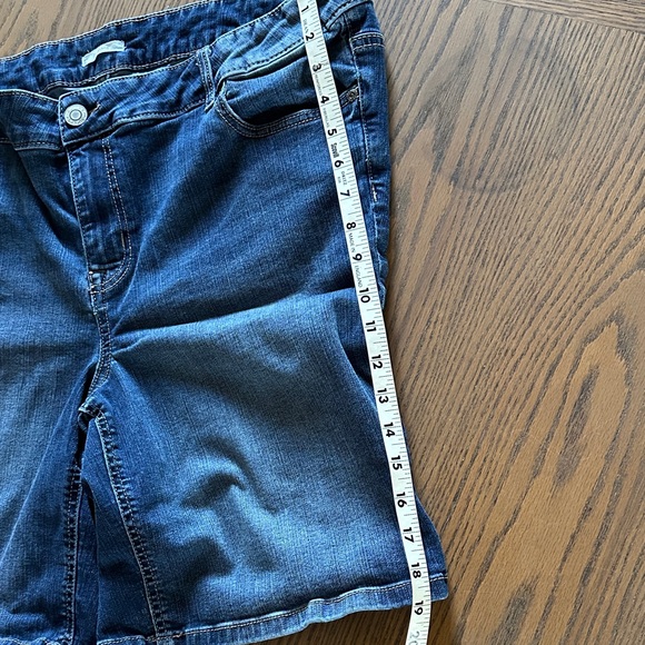 M Jeans Classic Blue Denim Shorts - Picture 6 of 8